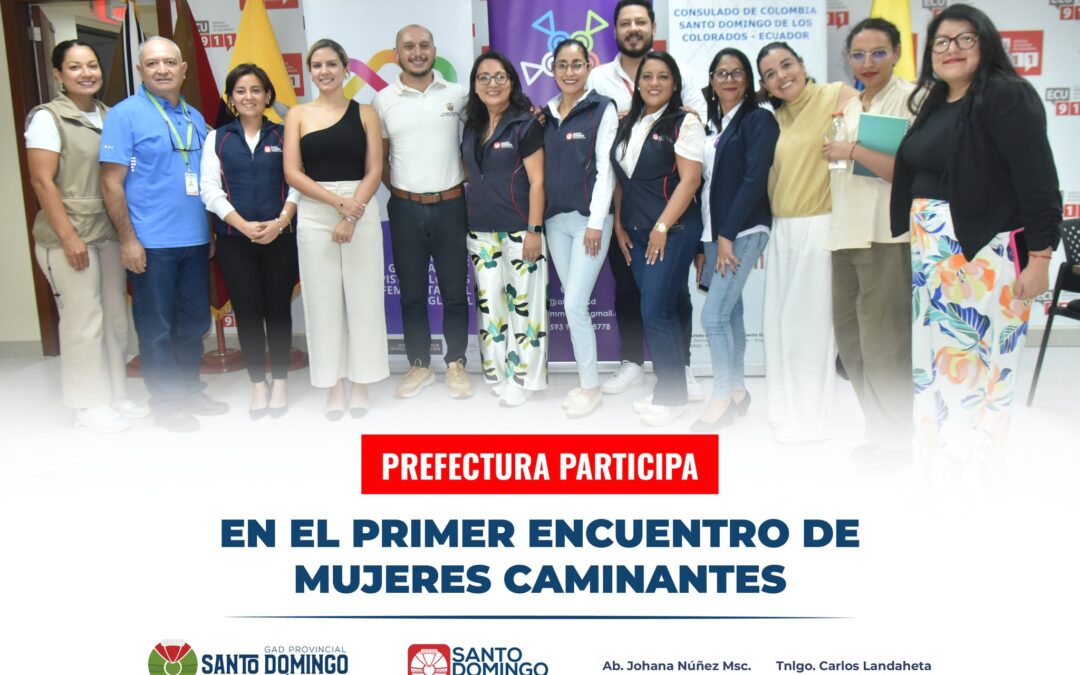 Nuestra Subgerenta de Servicios Sociales Msc. Rosa Inés Carrión junto a más fun…