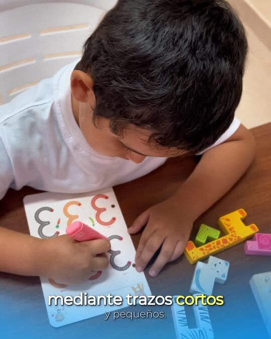 Pin Pon con nuestra psicorehabilitadora del Centro de Rehabilitación Integral Te…