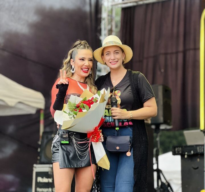 La Toquilla puso a bailar a toda la Tierrita. Un concierto a casa llena. 
Gracia…