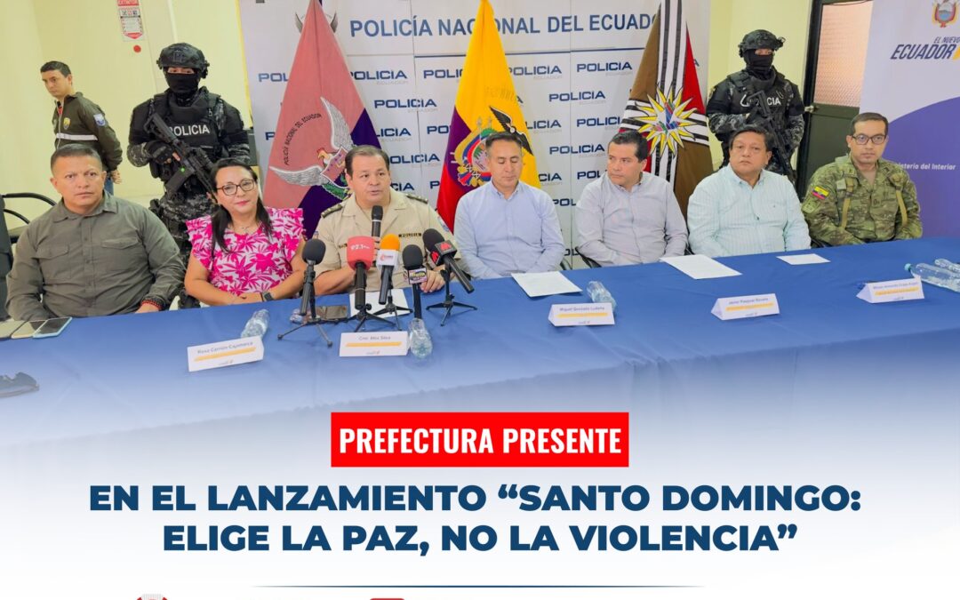 En representación del Prefecto (s) Carlos Landaheta la subgerente de Servicios …