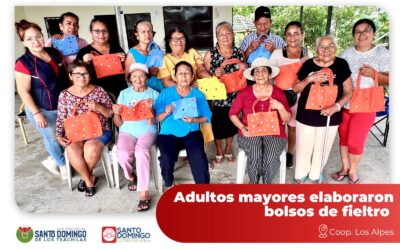 ¡Creatividad y aprendizaje en acción! 

Adultos Mayores del sector de la Cooper…